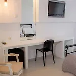 Nicolas Aparthotel Ormos (Andros)