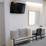Nicolas Aparthotel 3*