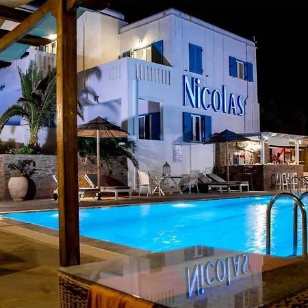 Nicolas Aparthotel 3*