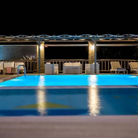 Nicolas Aparthotel 3*