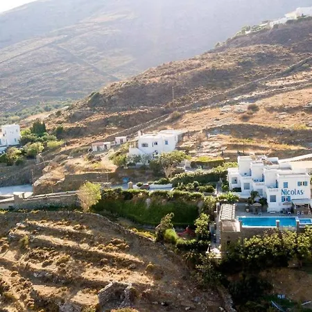 Nicolas アパートホテル