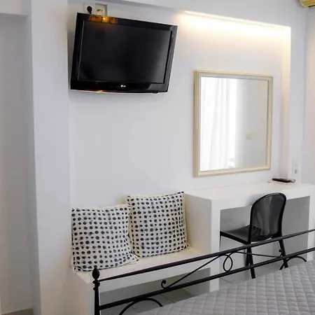 Nicolas Aparthotel 3*