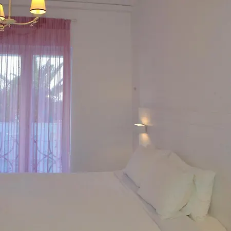 アパートホテル Nicolas 3*