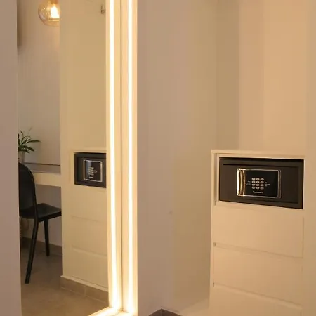 Nicolas Aparthotel 3*