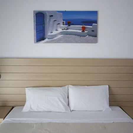 Nicolas Aparthotel 3*