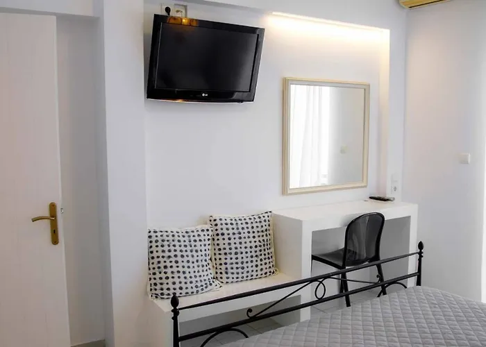 Nicolas Aparthotel 3*